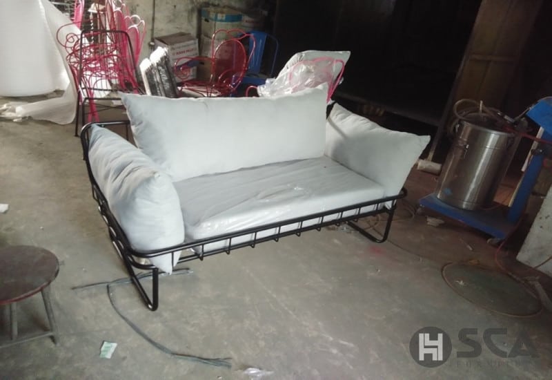mẫu ghế sofa sắt đen trắng sang trọng